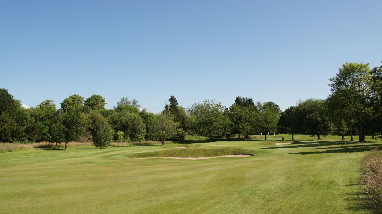 Hole 11 — Approach