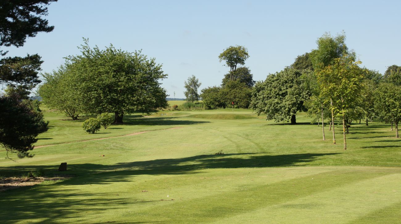 Hole 9 — Tee